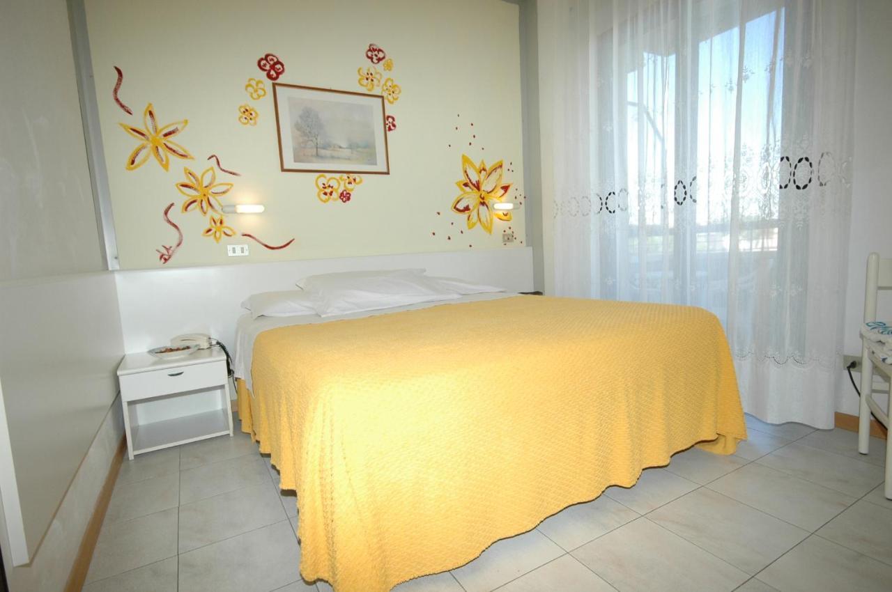 Hotel Betty Personal Style And Beach Village Rímini Exterior foto