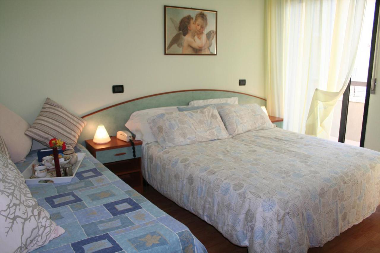 Hotel Betty Personal Style And Beach Village Rímini Exterior foto
