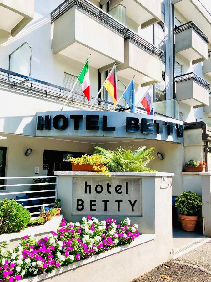 Hotel Betty Personal Style And Beach Village Rímini Exterior foto