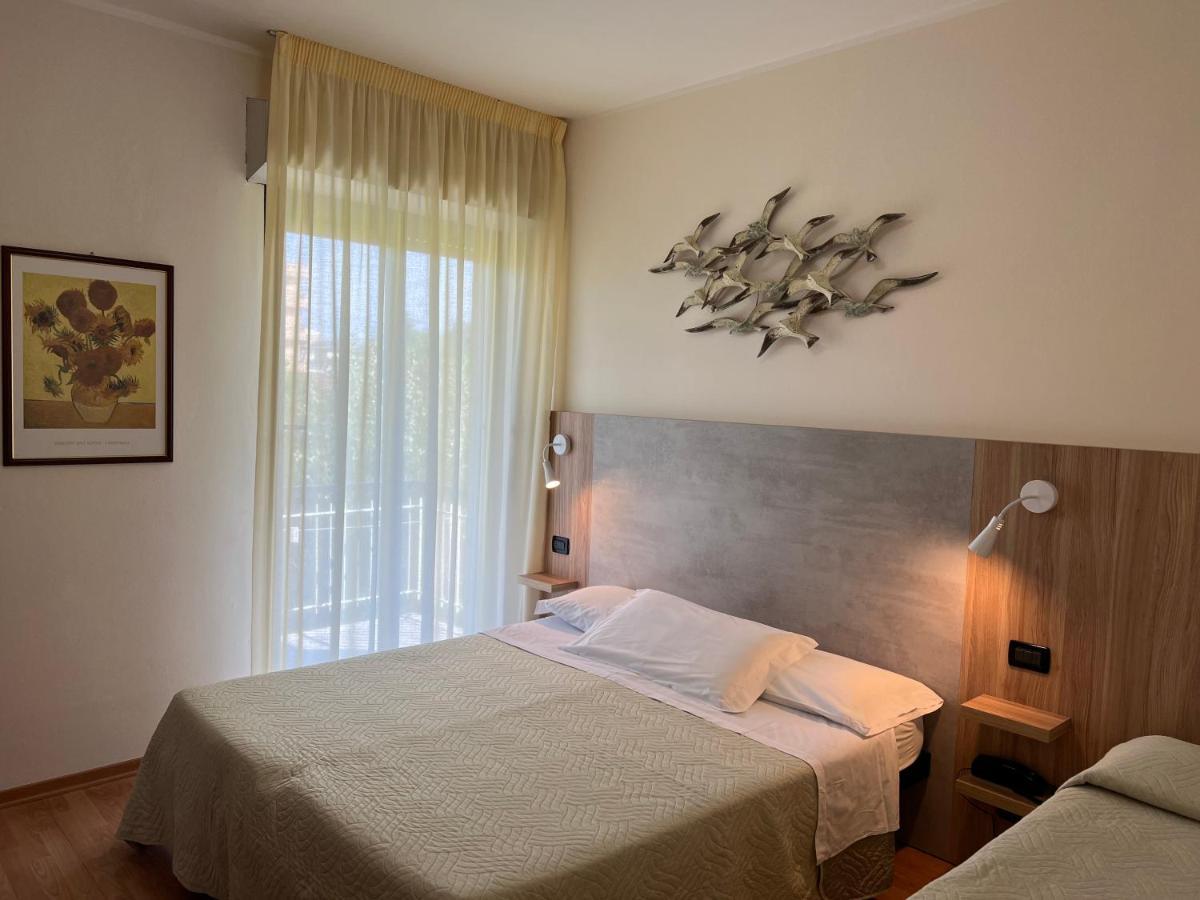 Hotel Betty Personal Style And Beach Village Rímini Exterior foto