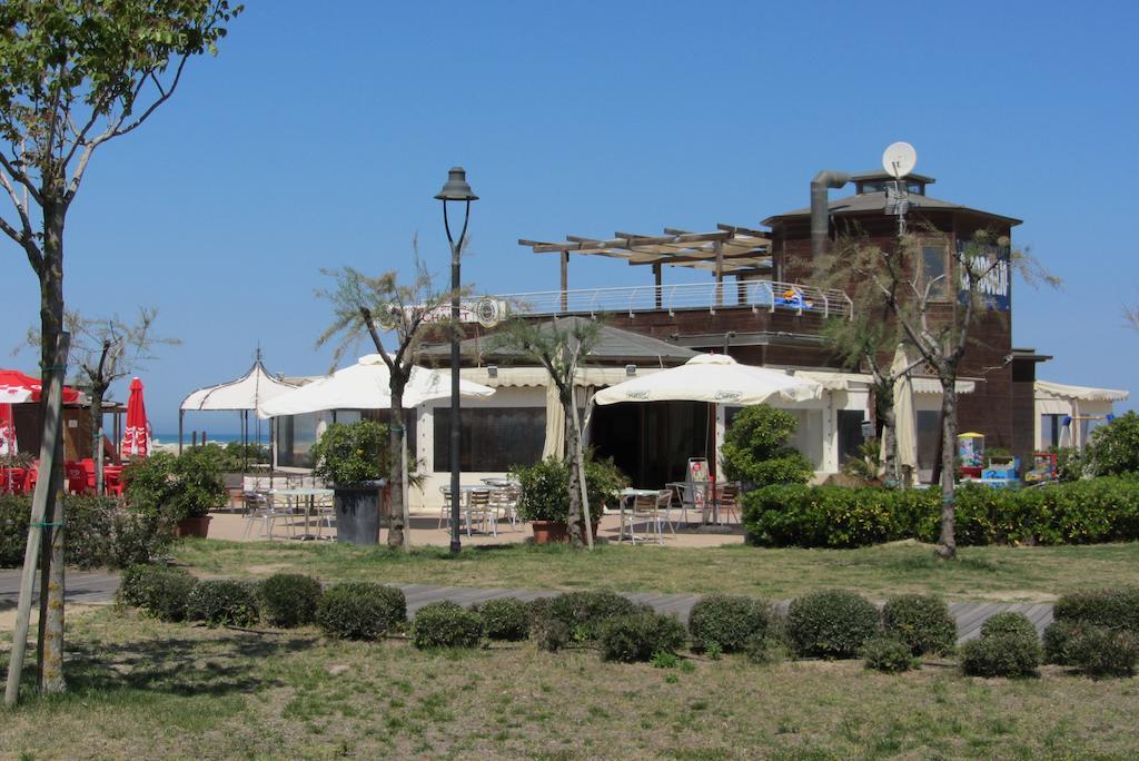 Hotel Betty Personal Style And Beach Village Rímini Exterior foto